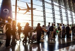 Viajar na pindaíba não é mais um fato para os brasileiros: é fake
